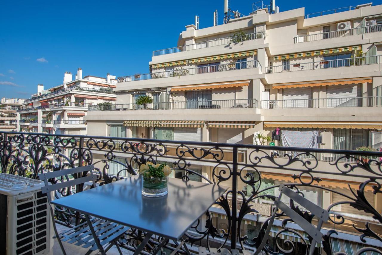 Sunny And Modern Baquis Flat Apartment Nisa Exterior foto